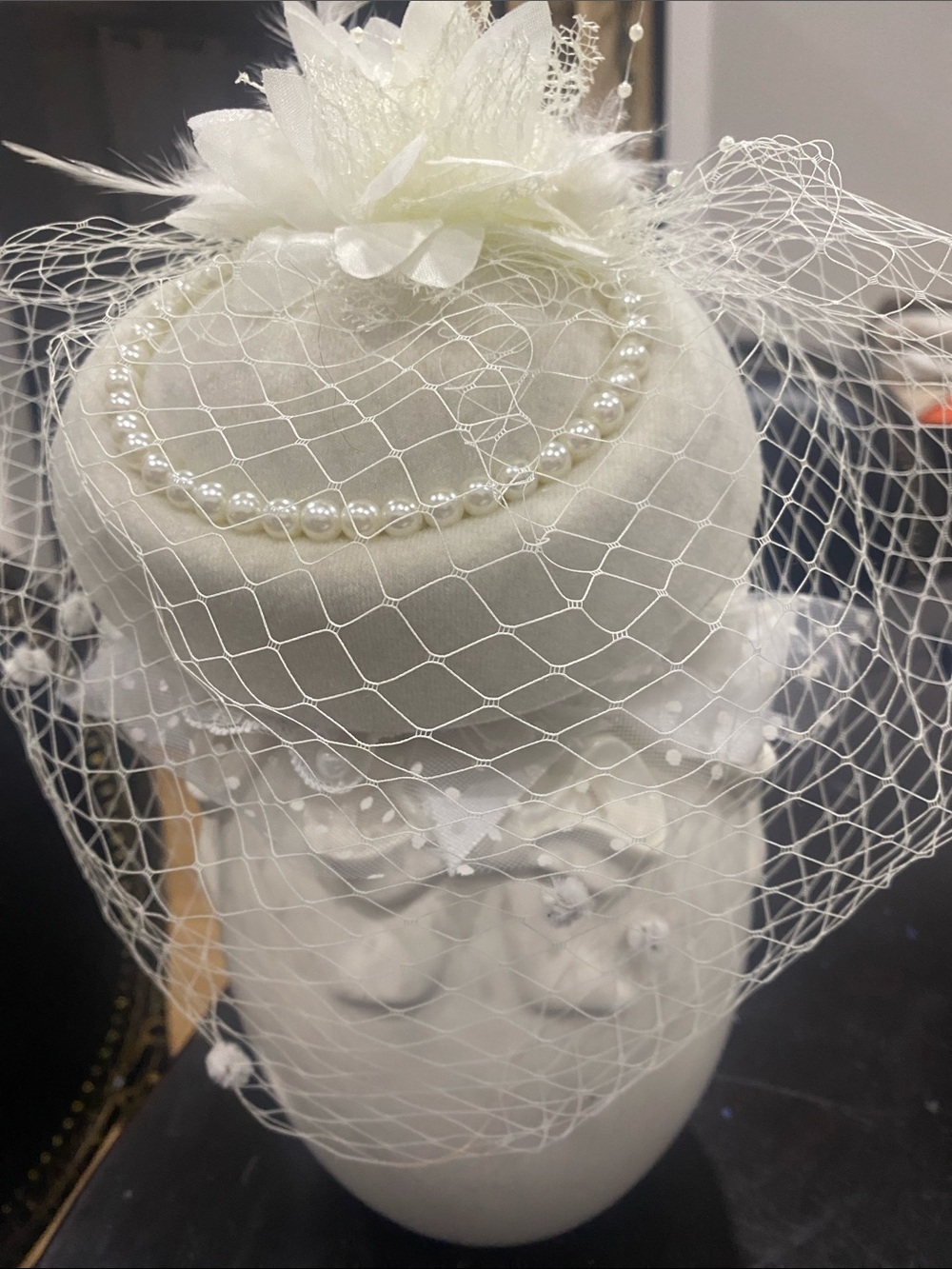 Elegant Ivory Pearl Floral Fascinator Headpiece - Picture 2 of 5